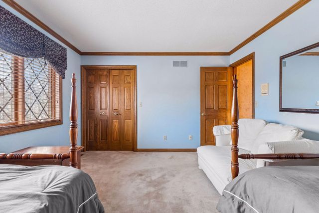 1337 Woodland Drive SW, Rochester, MN 55902