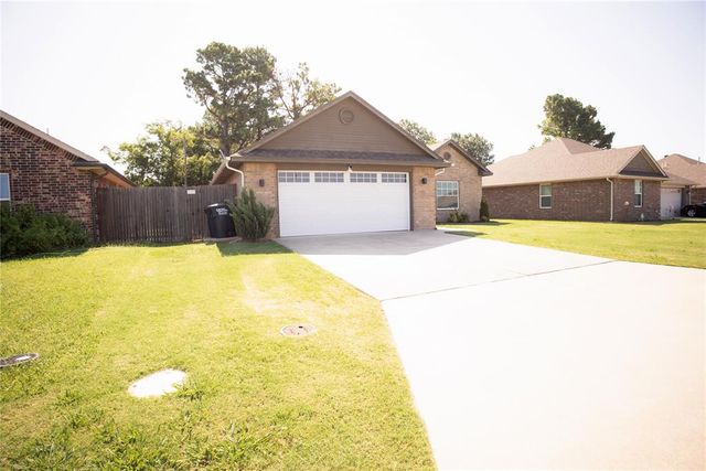 2213 Bent Tree Road, Shawnee, OK 74804
