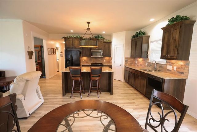 2213 Bent Tree Road, Shawnee, OK 74804