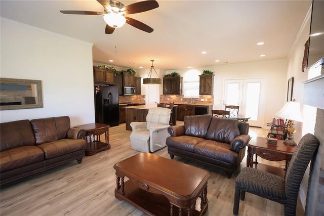 2213 Bent Tree Road, Shawnee, OK 74804