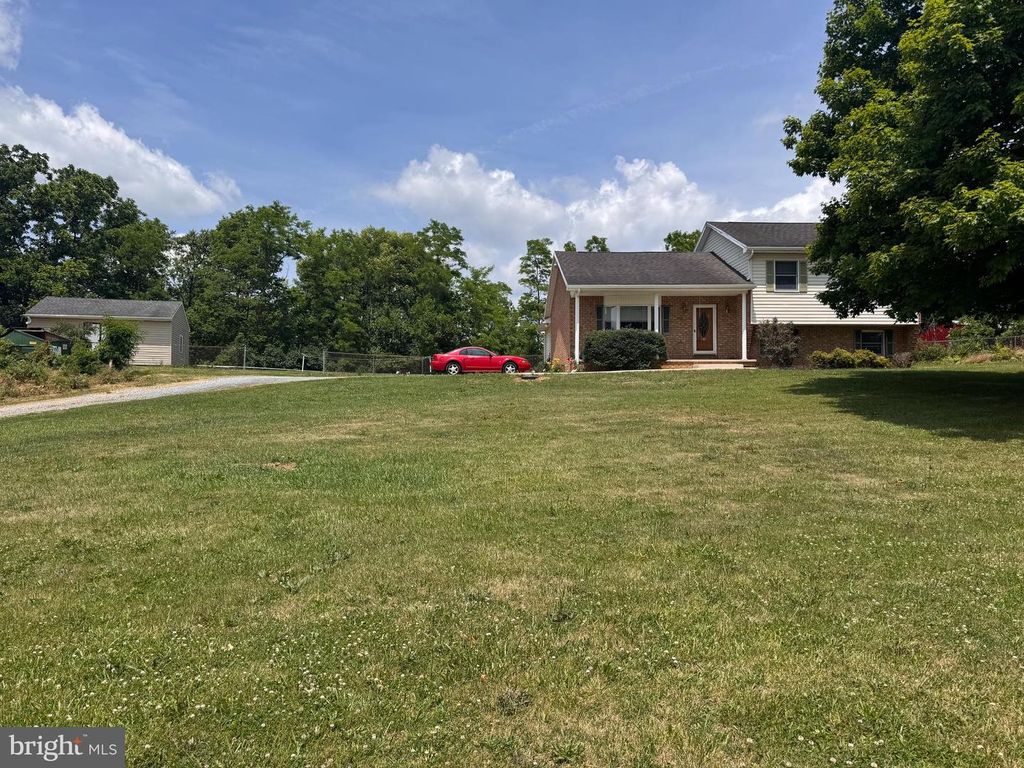 12243 GARNES RD, Mercersburg, PA 17236
