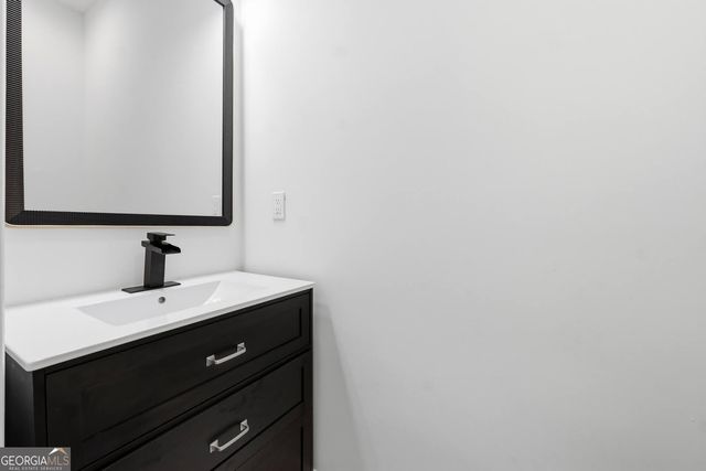5061 Kingsbridge Pass, Powder Springs, GA 30127