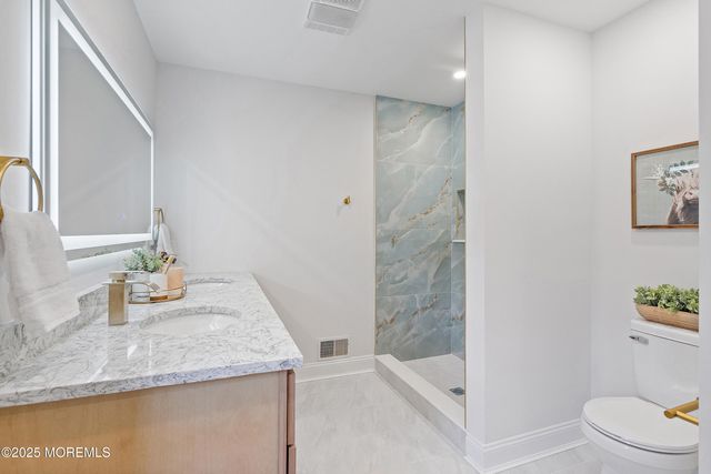 28 Tulip Court, Howell, NJ 07731