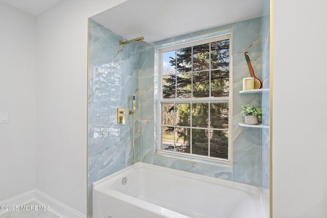 28 Tulip Court, Howell, NJ 07731