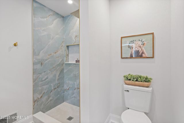 28 Tulip Court, Howell, NJ 07731