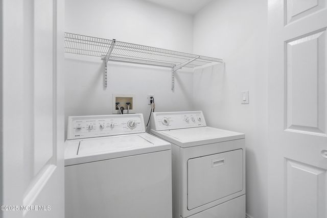 28 Tulip Court, Howell, NJ 07731