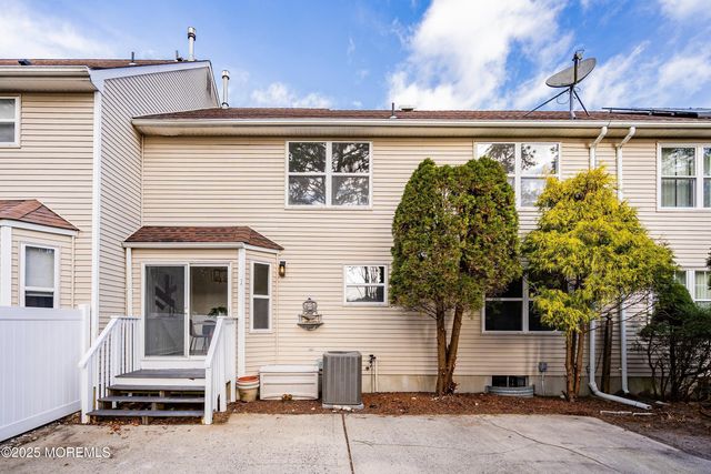 28 Tulip Court, Howell, NJ 07731