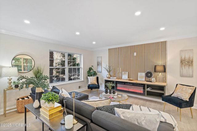 28 Tulip Court, Howell, NJ 07731