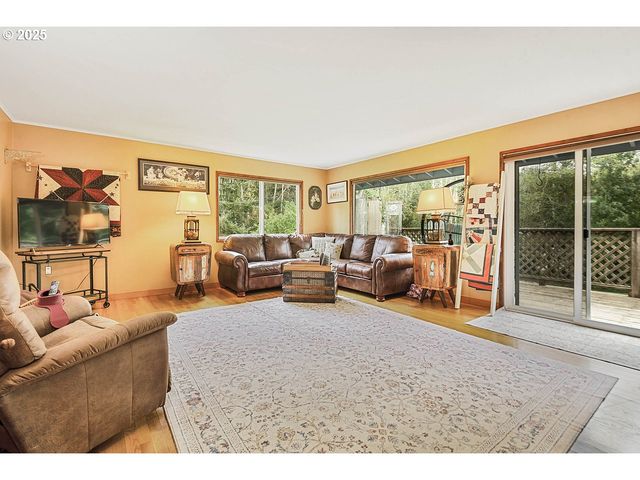 93200 EVERGREEN Rd, Astoria, OR 97103