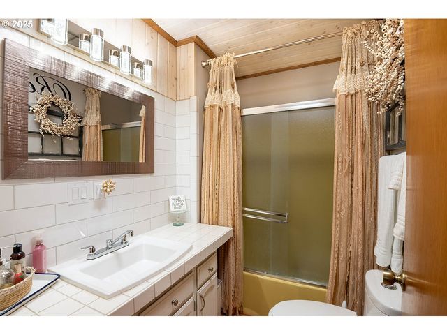 93200 EVERGREEN Rd, Astoria, OR 97103