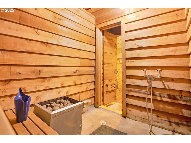 93200 EVERGREEN Rd, Astoria, OR 97103