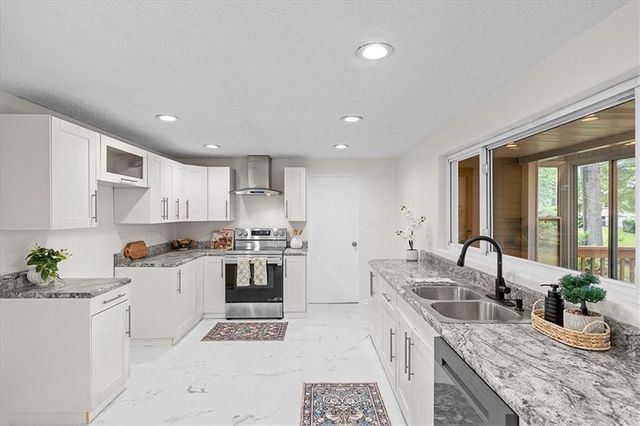 5105 S Marion Avenue, Independence, MO 64055