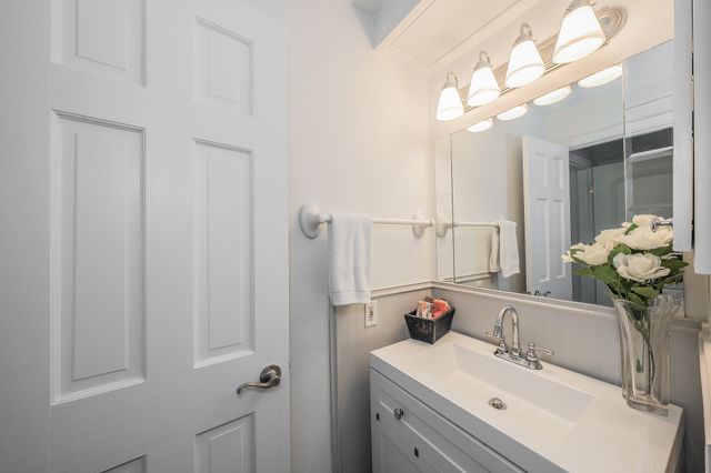 4415 Bellaire Drive S 203S, Fort Worth, TX 76109