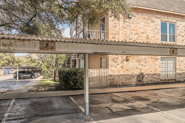 4415 Bellaire Drive S 203S, Fort Worth, TX 76109