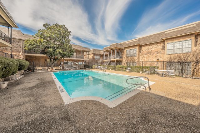 4415 Bellaire Drive S 203S, Fort Worth, TX 76109