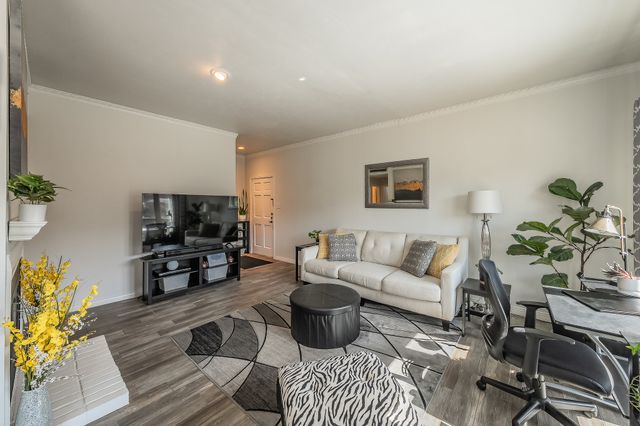 4415 Bellaire Drive S 203S, Fort Worth, TX 76109