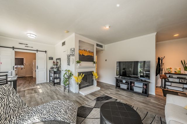 4415 Bellaire Drive S 203S, Fort Worth, TX 76109