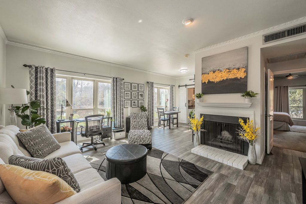 4415 Bellaire Drive S 203S, Fort Worth, TX 76109