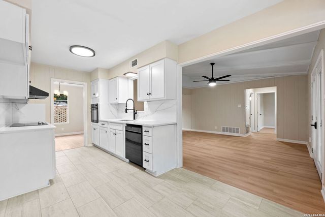3114 Satellite Dr, San Antonio, TX 78217
