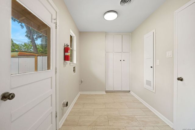 3114 Satellite Dr, San Antonio, TX 78217