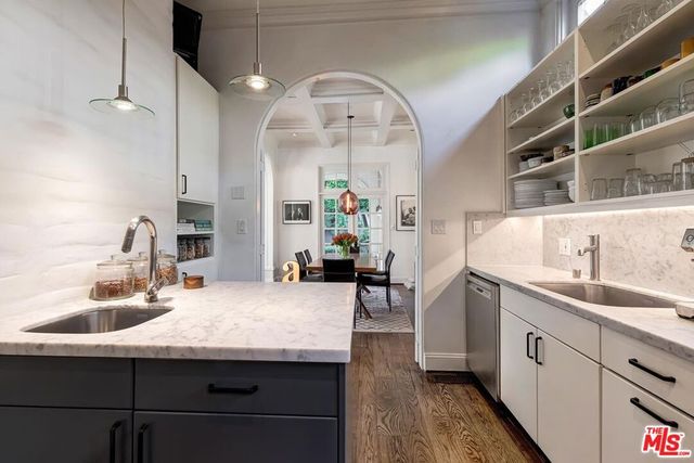 2806 Nichols Canyon Road, Los Angeles, CA 90046