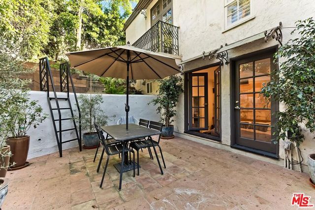 2806 Nichols Canyon Road, Los Angeles, CA 90046