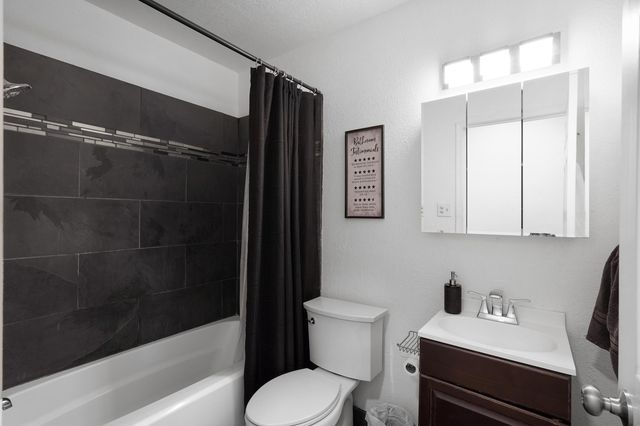 241 Shirley Street NE, Albuquerque, NM 87123