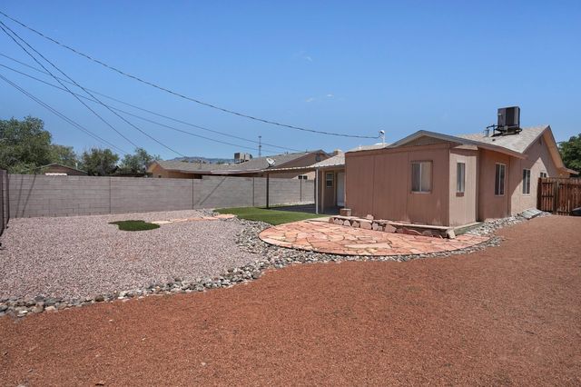 241 Shirley Street NE, Albuquerque, NM 87123