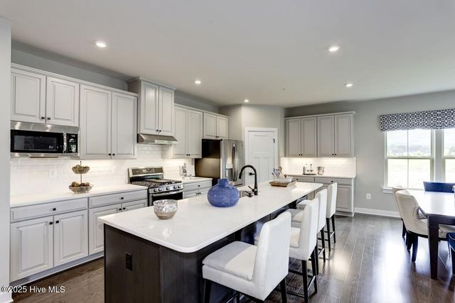 4004 Farmfield Drive, Leland, NC 28451