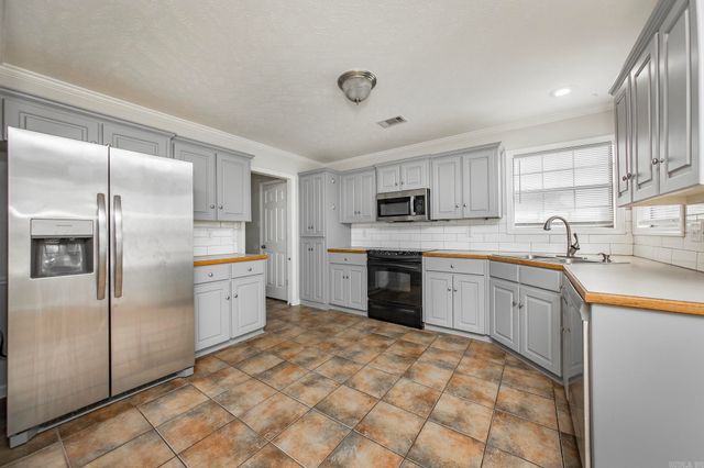 37 Mustang Drive, Cabot, AR 72023