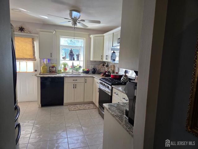 27 Harrigan Avenue, Monroe, NJ 08831