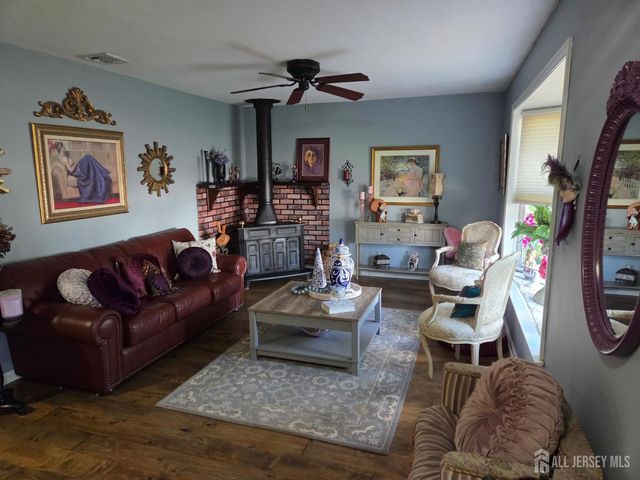 27 Harrigan Avenue, Monroe, NJ 08831