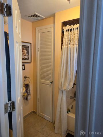 27 Harrigan Avenue, Monroe, NJ 08831