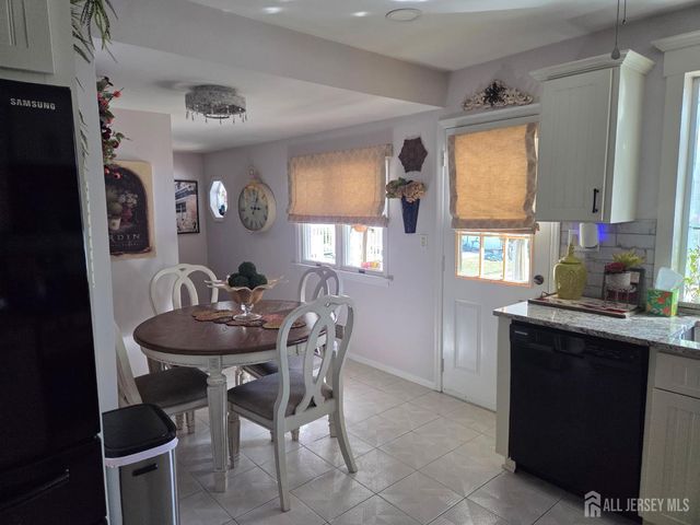 27 Harrigan Avenue, Monroe, NJ 08831