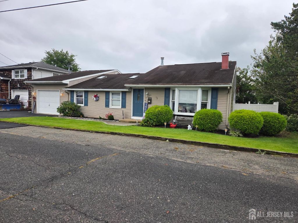 27 Harrigan Avenue, Monroe, NJ 08831