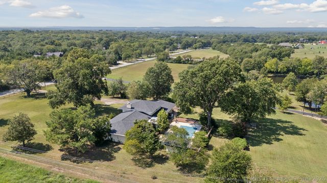10805 E 470 Road, Claremore, OK 74017