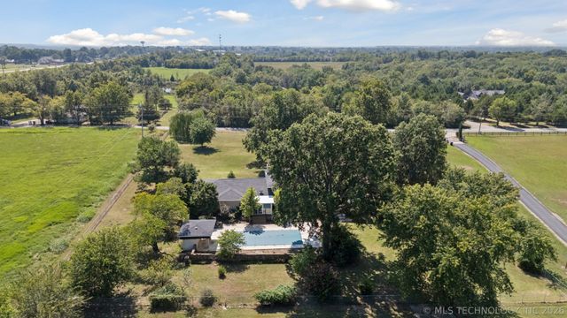 10805 E 470 Road, Claremore, OK 74017