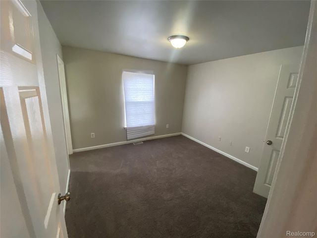 13021 E Forest Avenue, Detroit, MI 48215