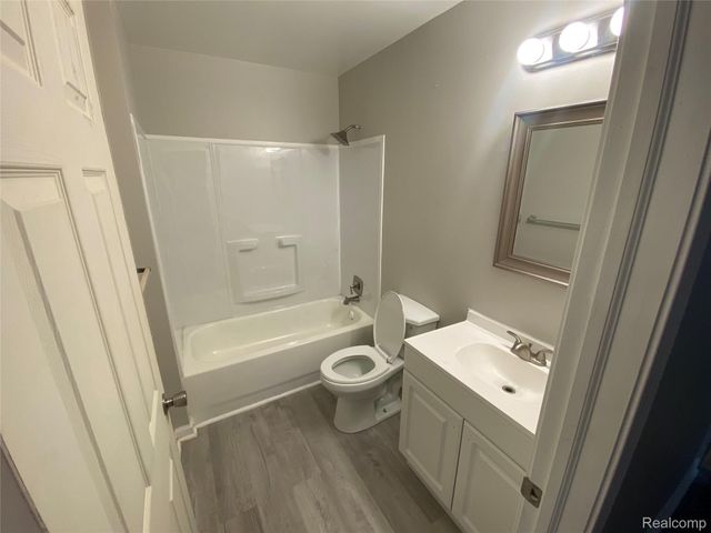 13021 E Forest Avenue, Detroit, MI 48215