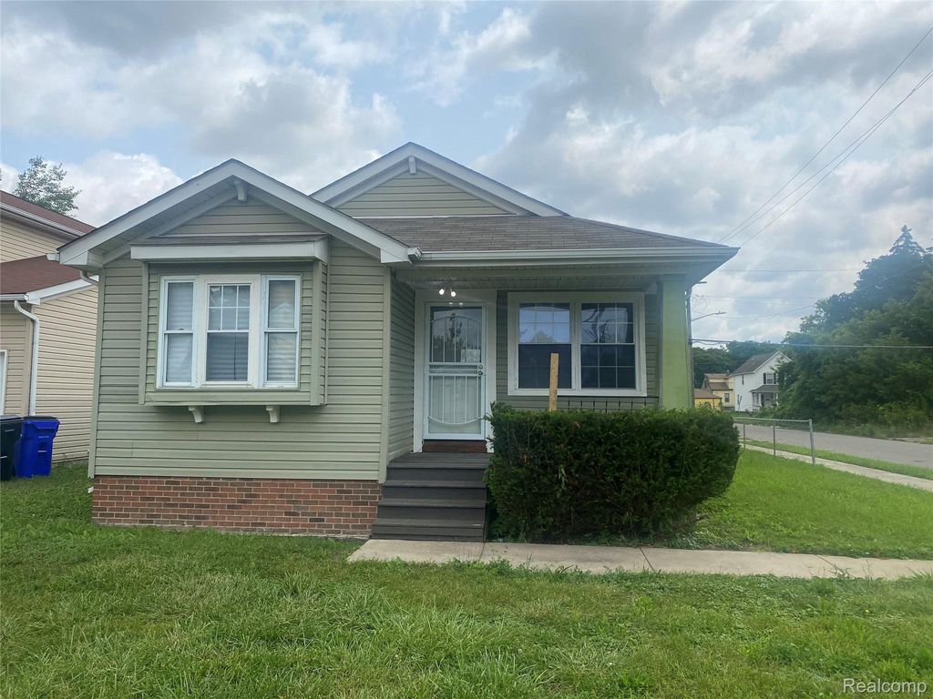 13021 E Forest Avenue, Detroit, MI 48215