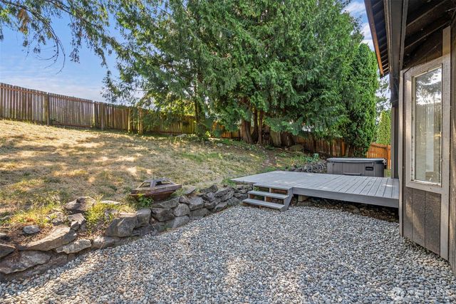 4840 N Island Drive E, Bonney Lake, WA 98391