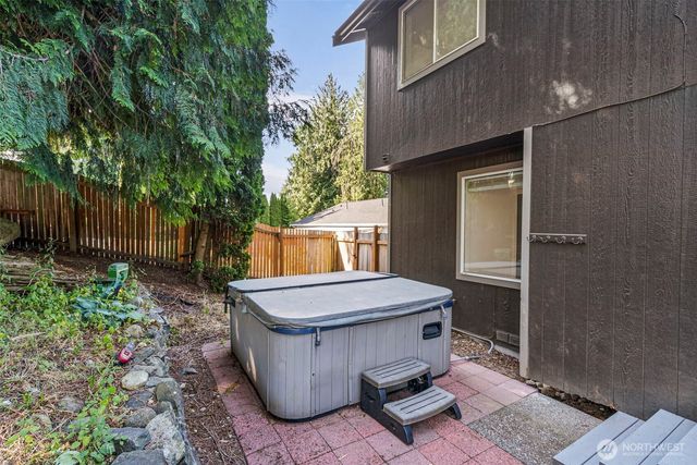 4840 N Island Drive E, Bonney Lake, WA 98391