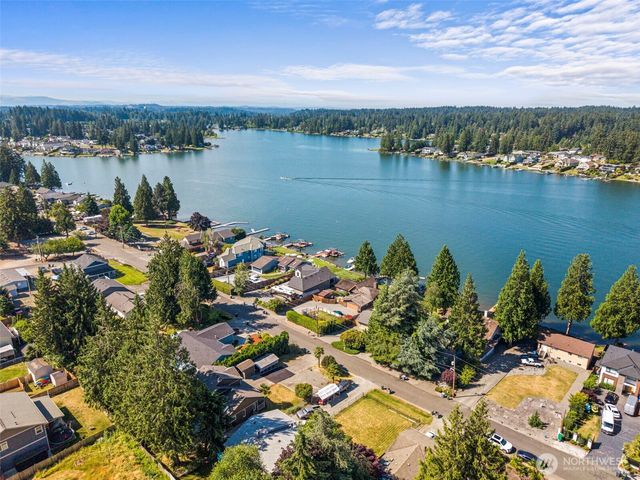 4840 N Island Drive E, Bonney Lake, WA 98391