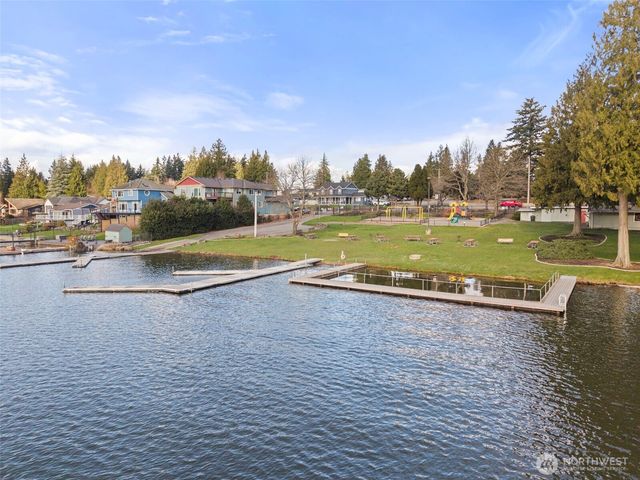 4840 N Island Drive E, Bonney Lake, WA 98391