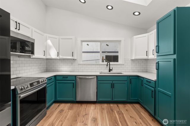 4840 N Island Drive E, Bonney Lake, WA 98391