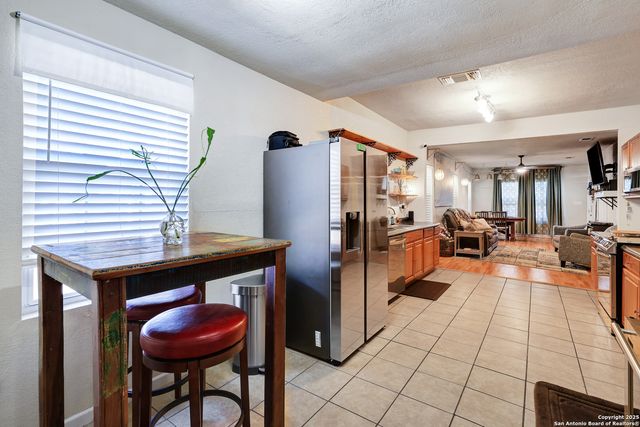 1026 W Lynwood, San Antonio, TX 78201