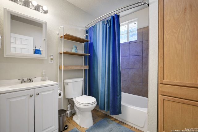 1026 W Lynwood, San Antonio, TX 78201