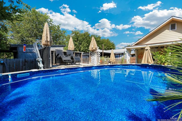 1026 W Lynwood, San Antonio, TX 78201