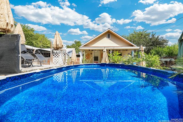 1026 W Lynwood, San Antonio, TX 78201