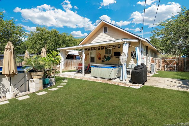 1026 W Lynwood, San Antonio, TX 78201